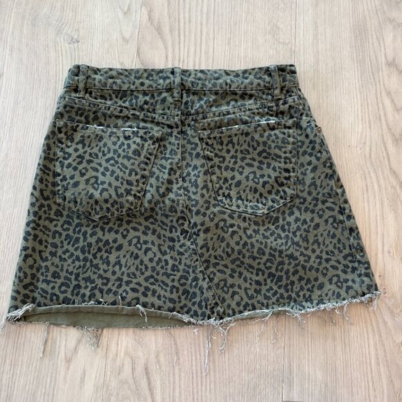 Zara | Denim Leopard Print Skirt | Green | Size L - Picture 6 of 6